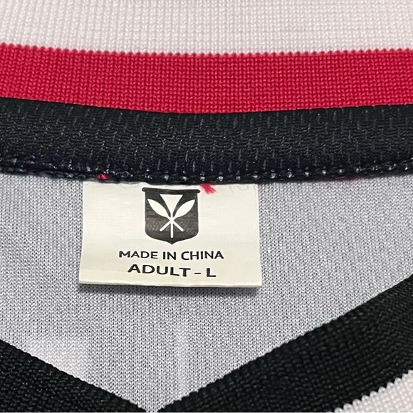 Hawaii’s Finest Black and Red Graphic T-Shirt - Picture 6 of 7